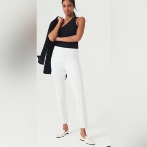 SPANX Women's Petite Large On-the-Go Ankle Slim Straight Pant White NWT B13